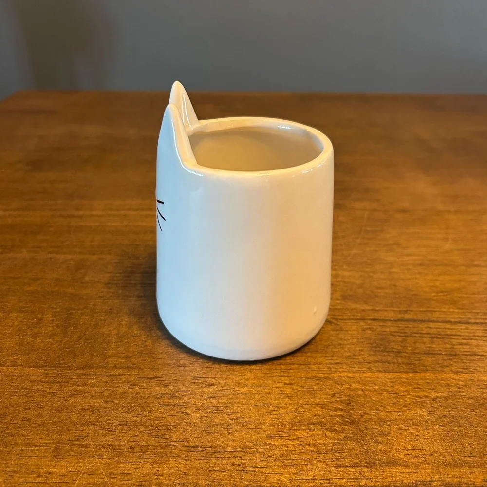 White Cat Face Ceramic Plant Holder - Picture 2 of 7